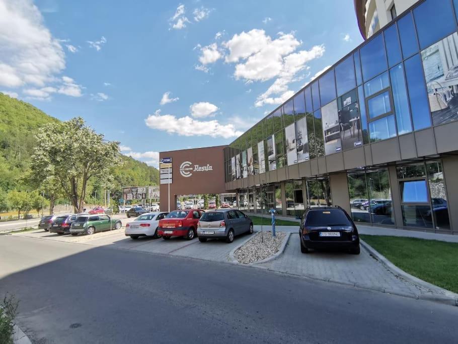 City Center Accommodation - 404 Решица Екстериор снимка
