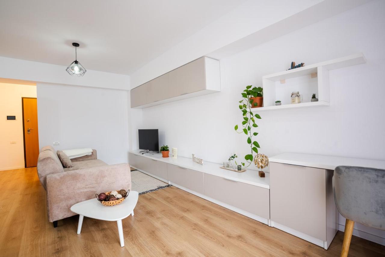 City Center Accommodation - 404 Решица Екстериор снимка