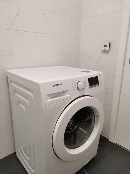 City Center Accommodation - 404 Решица Екстериор снимка