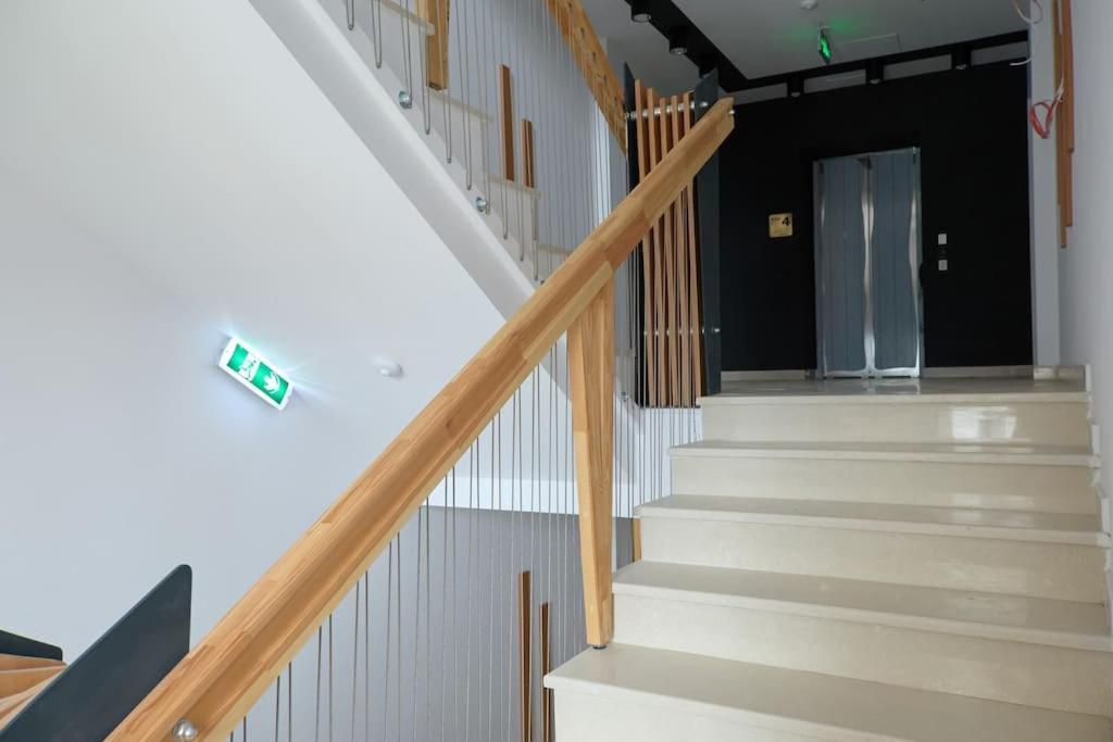 City Center Accommodation - 404 Решица Екстериор снимка
