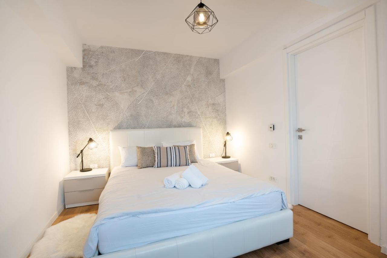 City Center Accommodation - 404 Решица Екстериор снимка